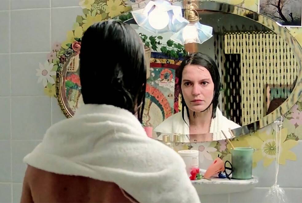 Analyse politischer Machtmechanismen im Neuen Deutschen Film: Szene aus „Die verlorene Ehre der Katharina Blum“ von Volker Schlöndorff und Margarethe von Trotta (1975).