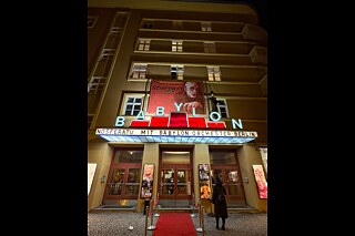 Le tapis rouge du Babylon Kino