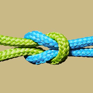 Zwei Seile greifen ineinander