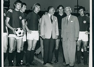 Godfrey Fochs with the players of Bologna FC in Montreal,  1971.