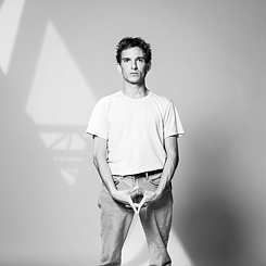 A portrait picture of the artist