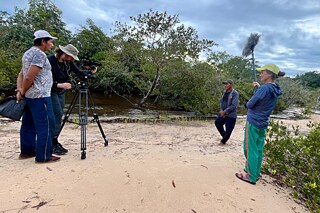 En Macucu (Vaupés, Colombia) se realizó un documental audiovisual a cargo de Andrea Scholz y Natalia Pavía, con el apoyo de Mikko Gaestel. El documental se centra en las perspectivas de los Kotiria sobre el río, la pesca y las cosmotecnologías; para ello, la comunidad seleccionó siete lugares sagrados que vinculan los mitos del origen con las prácticas y las aguas.