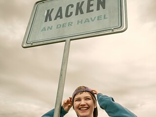 Sky Arndt; Still frame from the Netflix Germany original series Kacken an der Havel ( Crap Happens)