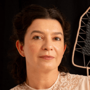 Alejandra Mizrahi rosto
