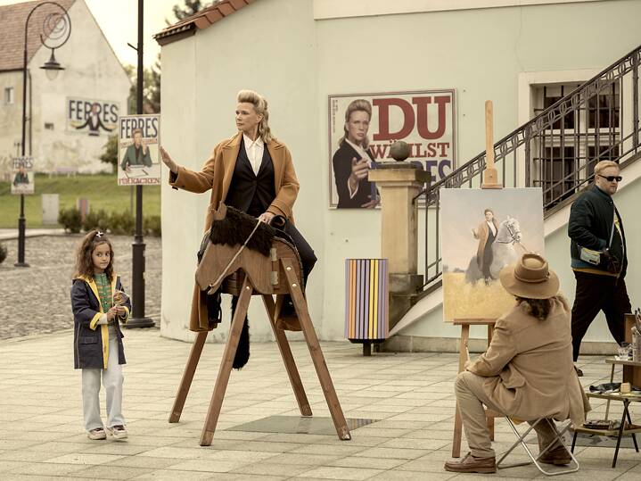 Veronika Ferres; Still frame from the Netflix Germany original series Kacken an der Havel (Crap Happens)