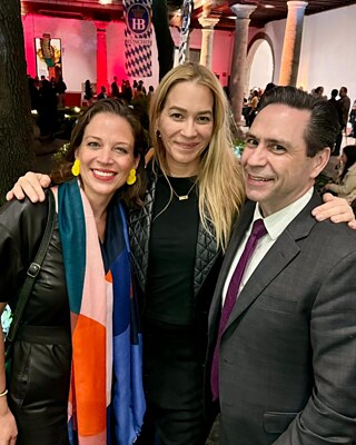 Pia Entenmann, directora del Goethe-Institut Mexiko, junto a la invitada de honor Franka Potente.