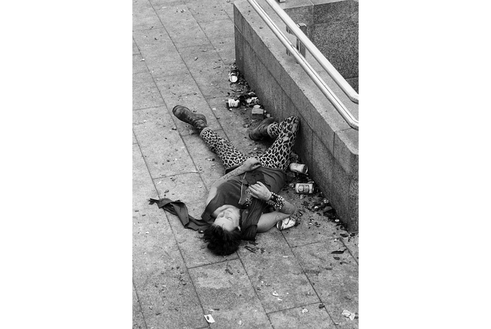 Una Saufpunkerin durmiendo