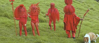 The photographs are from ongoing projects "Guaca Roja" and "Carnaval la Chica" by 4Direcciones Colectiva 