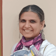 Pooja Dhingra bio