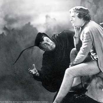 Filmstill fra stumfilmen Faust (1926, F. W. Murnau)
