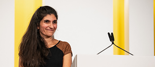 Shida Bazyar speaking at the German Book Prize award ceremony.