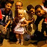Auksė Bruverienė mit äpyptischen Kinder in Kairo