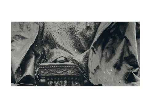 Monika Žaltauskaitė-Grašienė. Klammoten der Königin, 2016, Computergesteuerte Jacquardweberei, 3 × (70×120 cm)