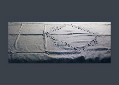 Laima Oržekauskienė. Sitzen. Wachen, 2015, Handgewebte Tapisserie, Digitaldruck, 67 × 165 cm