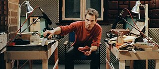 Julian Rosefeldt, „The Soundmaker“ (Trilogy of Failure, Part 1), 2004 