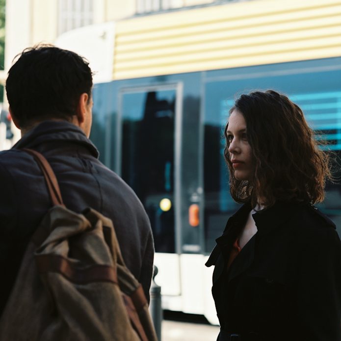 Paula Beer bei den Dreharbeiten zu „Transit“