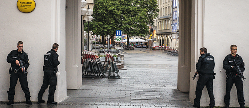 Particolare di “Warten” (Attesa), Sachele Babbar – Vincitore del concorso Pressefoto Bayern 2016