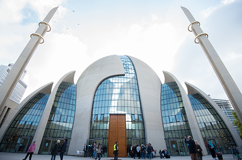 The fascade of the central mosque in Cologne: Public controversy erupted over the building's design and the height of its minarets.