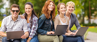 Жазғы кітапхана &copy; Syda Productions Colourbox Жазғы кітапхана