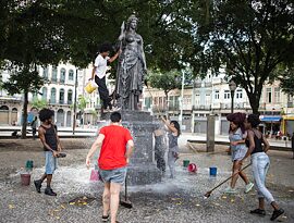 Bonobando na Praça Tiradentes
