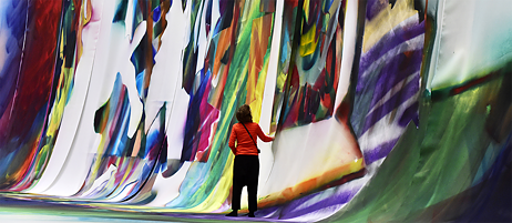 Katharina Grosse : Farbe transformiert Materialien