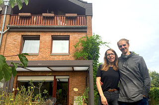 <b>A home of their own</b><br><br> Philipp and girlfriend Ivonne bought his parents’ 159 -square -meter home in Cologne at the end of 2015. They let two of the four rooms to earn enough to cover the mortgage. It’s not always easy and some students would be put off by the some 15 kilometres to campus. Philipp und Ivonne don’t mind though. “We love having all this space and peace and quiet,” Philipp says, “and a comfy hammock in the garden in the evening.”