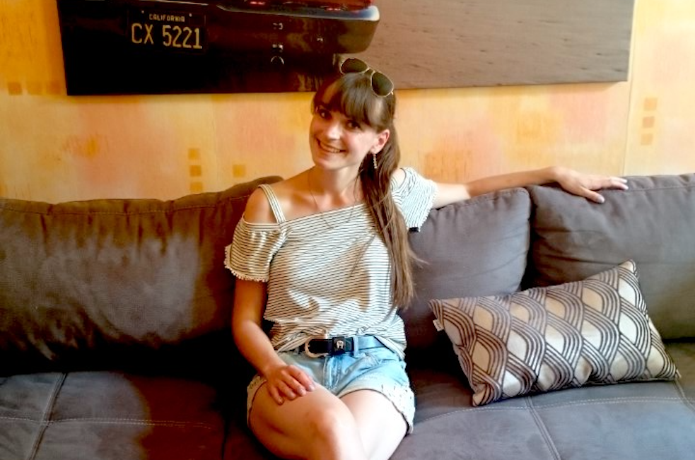 <b>Sharing a nest</b><br><br>In Mainz’s new town, aspiring solicitor Tessa lives with her boyfriend Andrej. They struggled to find an affordable flat to share, so she moved in with him into a flat he had taken over from a friend – complete with an old, affordable rental contract. Now they share the 45-square-meter space and pay 500 euros without utilities. Tessa says her old 28-square-metre flat in a student dorm was comparatively quite expensive at 420 euros including utilities.