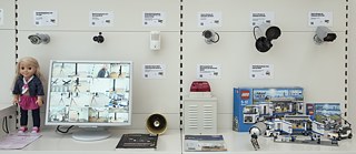 Installation Security First (Marc Lee)