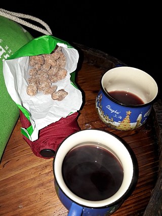 Glühwein und gebrannte Mandeln