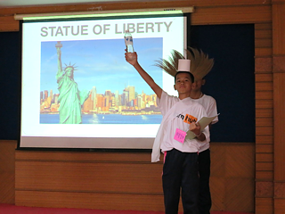 Bei diesem Spiel sollten die Kinder bestimmte Bilder nachstellen. Dieser Gruppe ist es definitiv gelungen!!.