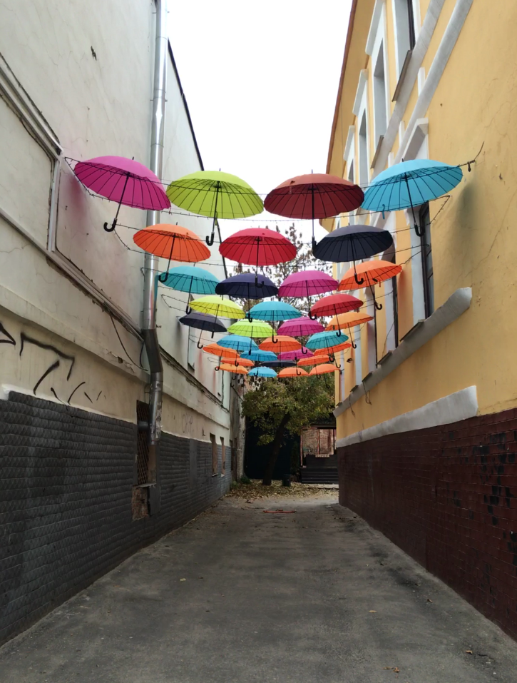 Regenschirme in Charkiw