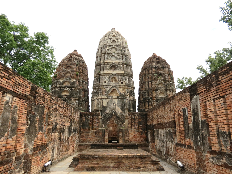 Tempeltürme mit Einfluss aus Kambodscha