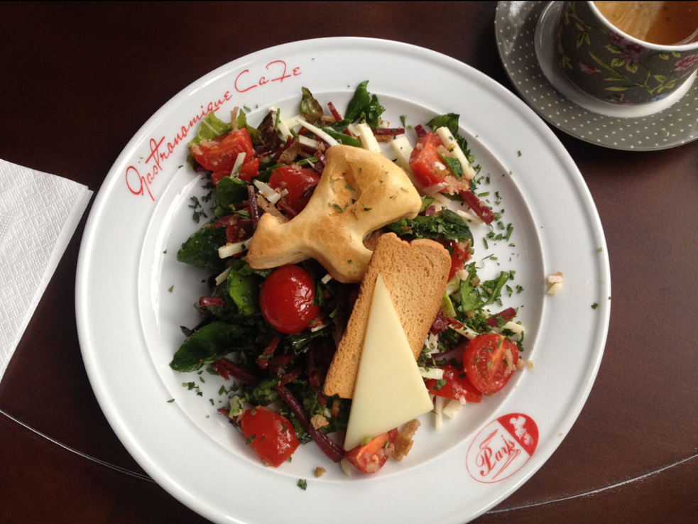 Im Café Paris