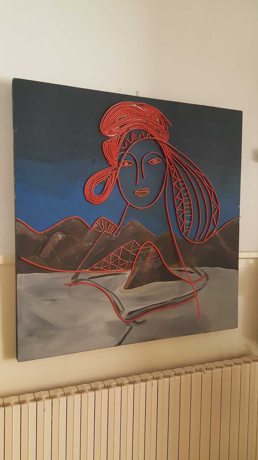Kunstwerke auf dem Schulflur