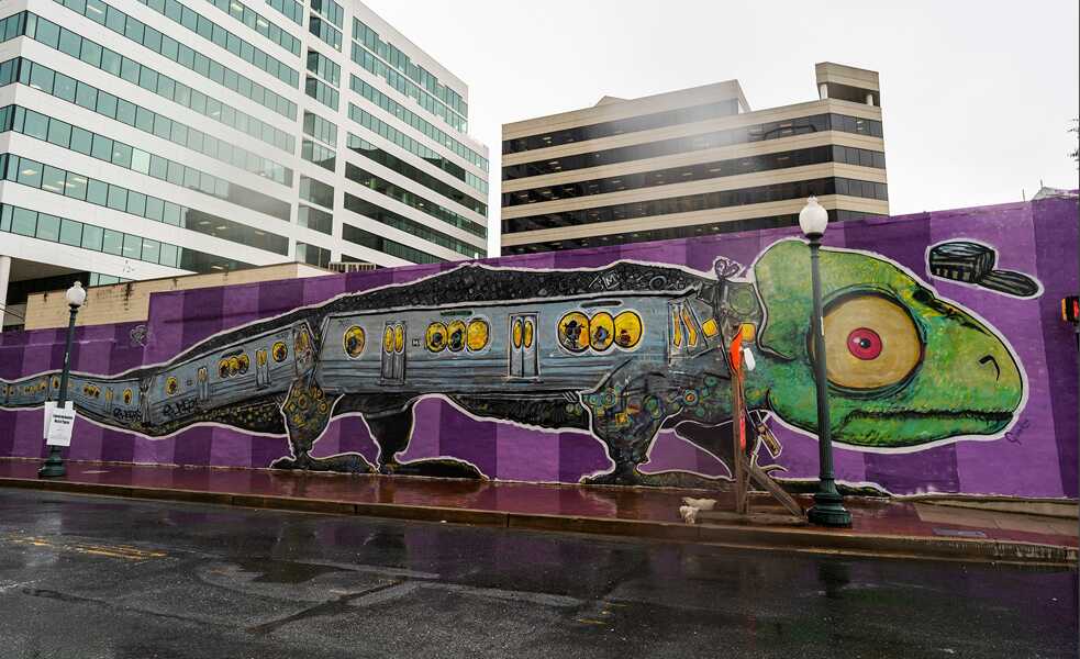 „Traincharmachameleon“ von Goodloe Byron