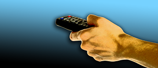 Serienfieber Illustration of a hand clicking a remote control
