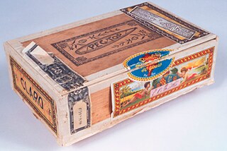 Peg-Top cigar box