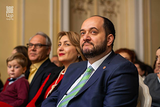 Der Bildungsminister Arayik Harutyunyan zu Besuch