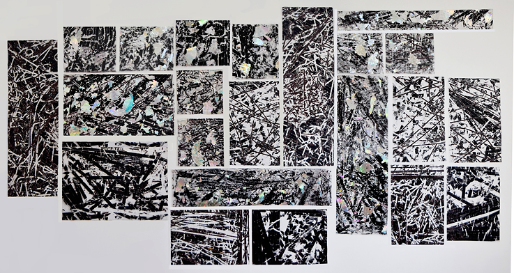 Bya de Paula - Poeira Negra (2019/2020). Monotipia/frotagem sobre acetato e adesivo 2,20m x 1,50m.