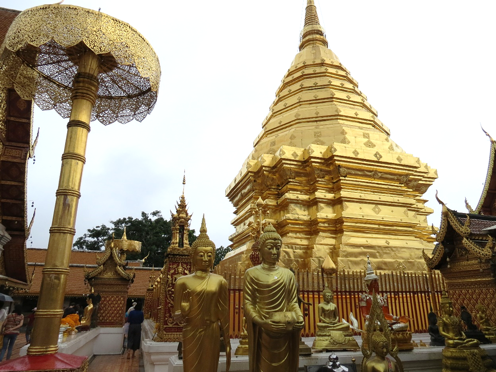 Wat Doi Suthep soll der schönste Tempel in Chiang Mai sein. Ich finde, dass diese Behauptung berechtigt ist!