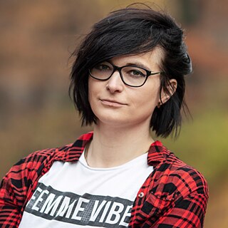 Felicia Ewert teaser