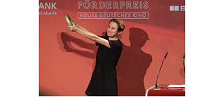Eva Trobisch es considerada uno de los nuevos talentos del cine alemán. En 2018 ganó el premio estímulo Neues Deutsches Kino con su película <i>Alles ist gut</i>. 