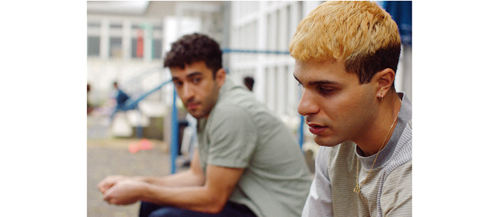 Una nueva mirada sobre Alemania: la ópera prima de Faraz Shariatt, <i>Futur Drei</i>, en el que se cuenta la relación del protagonista con sus padres que han huido de Irán, fue galardonada en 2019 con un premio First Steps. 